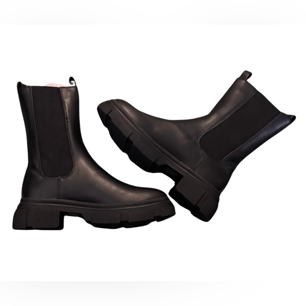 Missguided NIB Black Chunky Pull On Women's Chelsea Ankle Boots SIZE 10